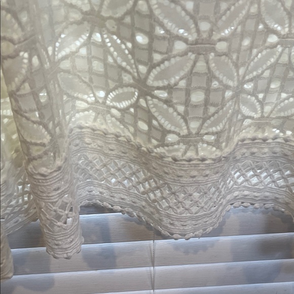 Chic Cream Lace Blouse for Women - Picture 4 of 5